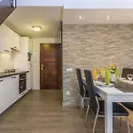 Two-bedroom In Cervar Porat *
