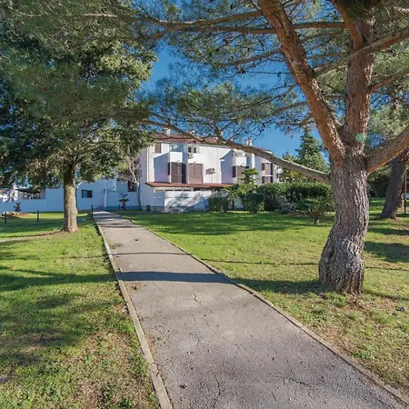 Apartmán Two-bedroom In Cervar Porat Poreč