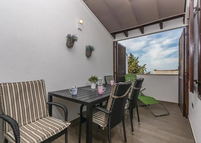 Two-bedroom In Cervar Porat Appartement *