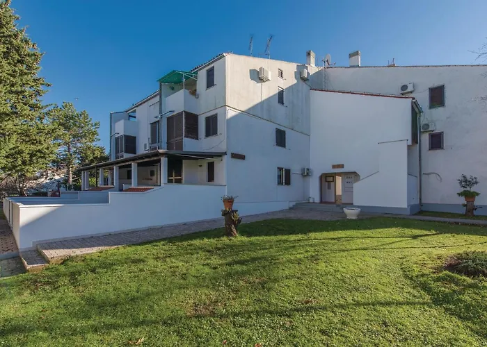 Two-bedroom In Cervar Porat Poreč