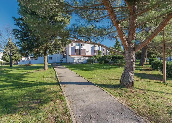 公寓 Two-bedroom In Cervar Porat 波雷奇