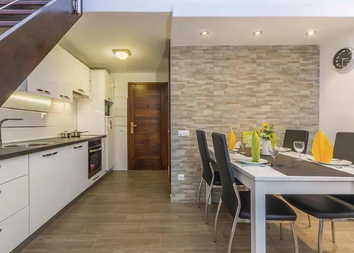 Two-bedroom In Cervar Porat *